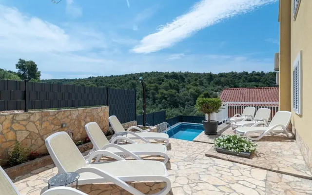 Apartment in Trogir Near Unesco Old Town