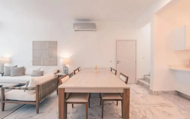 3br-penthouse w Jacuzzi Incl at Lake View