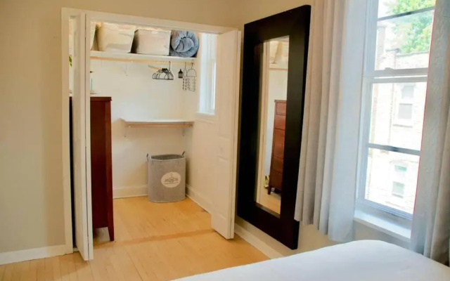 Sunny, Spacious, 3BR 1BA Davlin INN Chicago