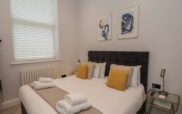 The Salisbury Apartment 105