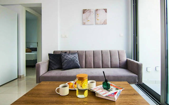 Phaedrus Living - Seaside Executive Flat Harbour 208