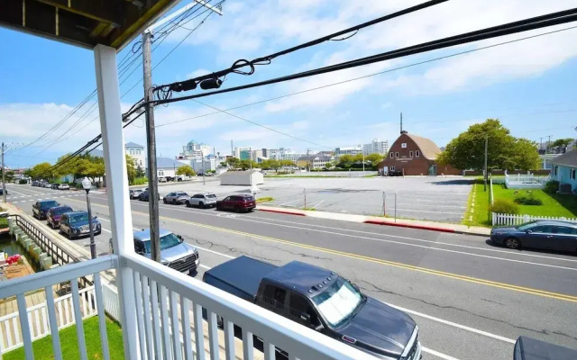 Aronimink 1b 2 Bedroom Condo