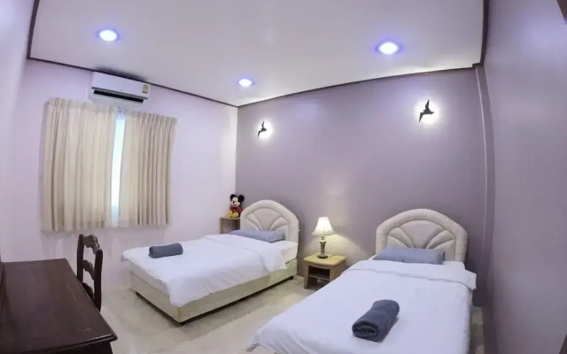 Lets Chill Pool Villa Najomtien Sattahip