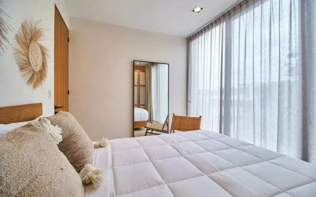 Pure Condos 302 By Lockey