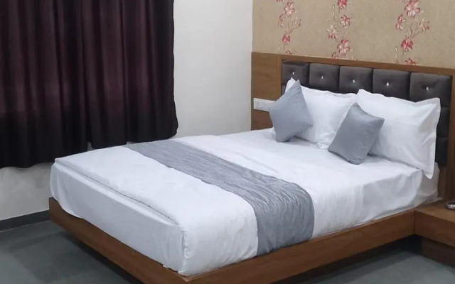 Hotel S G, Vadodara