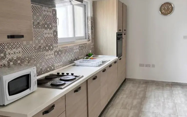 F3-3 Room 2 single beds shared bathroom