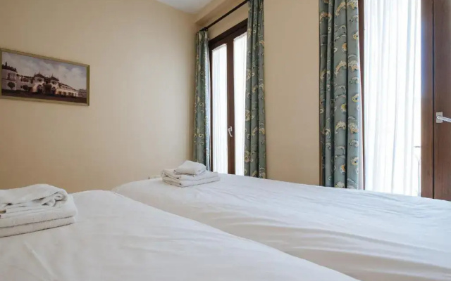 AT apartamentos & VTV Conde de Torrejón 10