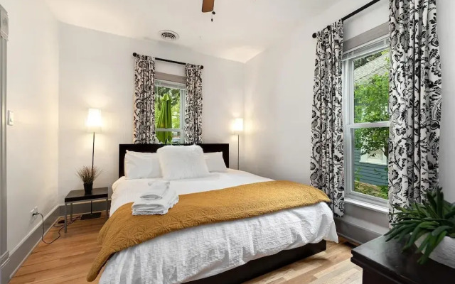 Lola House! Cozy comfort, Prime Old Town Location