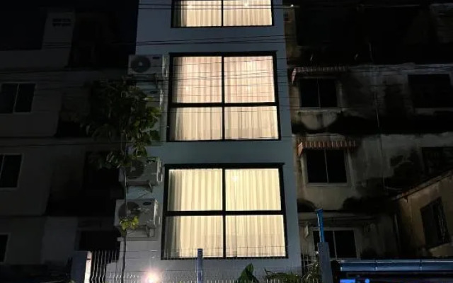 Modern 2Bed/2Bath near BKK airport (Level 2)
