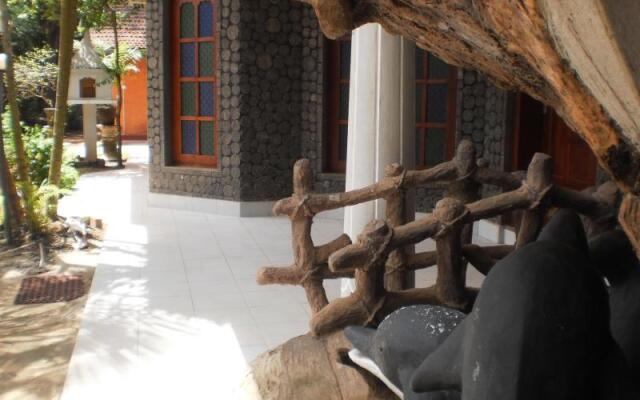 Отель Serendipity Holiday Resort and Restaurant Шри-Ланка, Берувела - отзывы, цены и фото номеров - забронировать отель Serendipity Holiday Resort and Restaurant онлайн вид на фасад