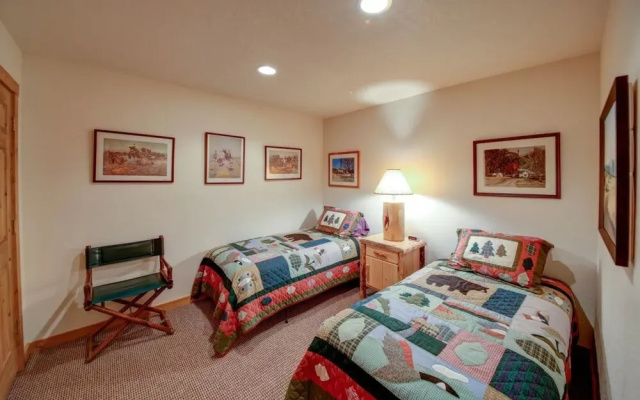 PV - Yellowstone River Retreat