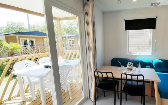 Comfortable Coastal Stay for 4