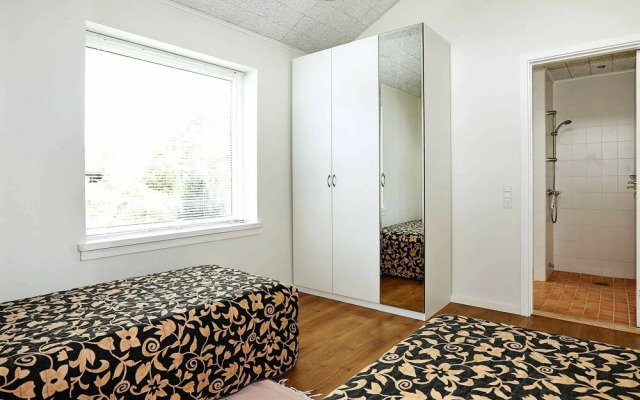 Comfortable Holiday Home in Hundested with Hot Tub