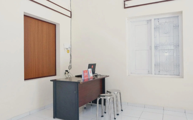 OYO 1190 Griya Soeratin Residence Syariah