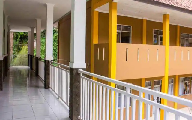 OYO 3699 Edotel Smkn 1 Cipanas Syariah