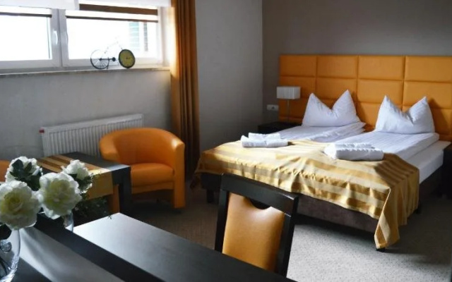 Hotel Pod Dębami