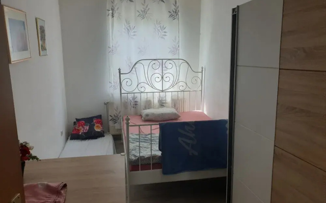 Charming Gelsenkirchen Apartment With Central Heating