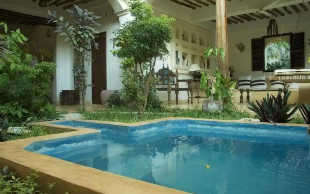 Waridi House