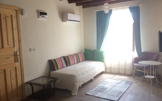 Tas Suite Konukevi