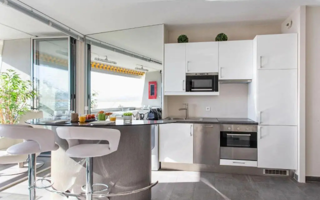 Nice & bright studio with veranda & parking in Villeneuve-Loubet - Welkeys