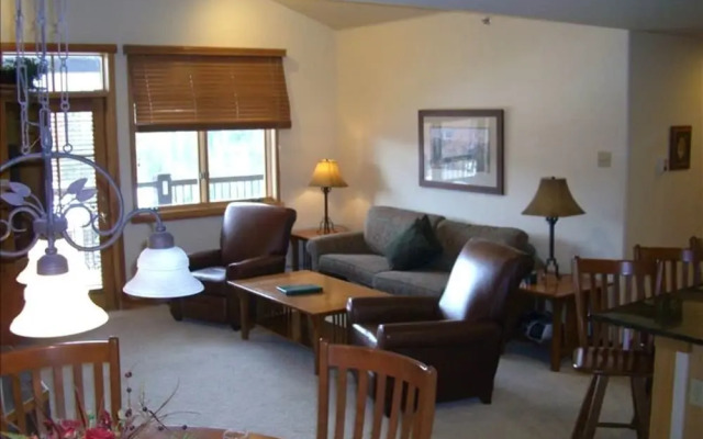 Grand Timber Lodge