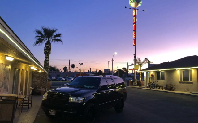 Desert Moon Motel