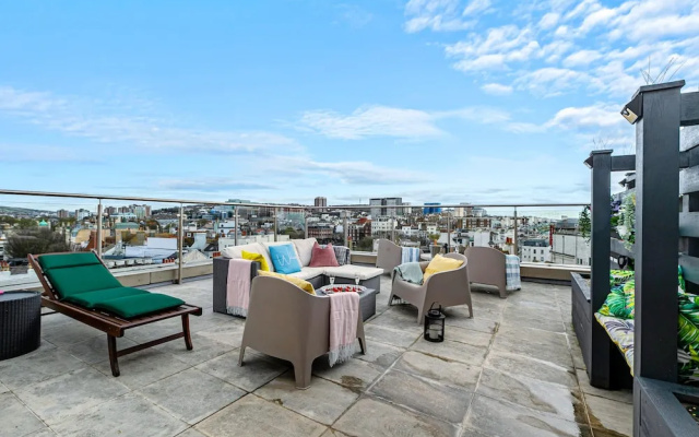 The Lanes Gem Penthouse Rooftop Terrace Sea View