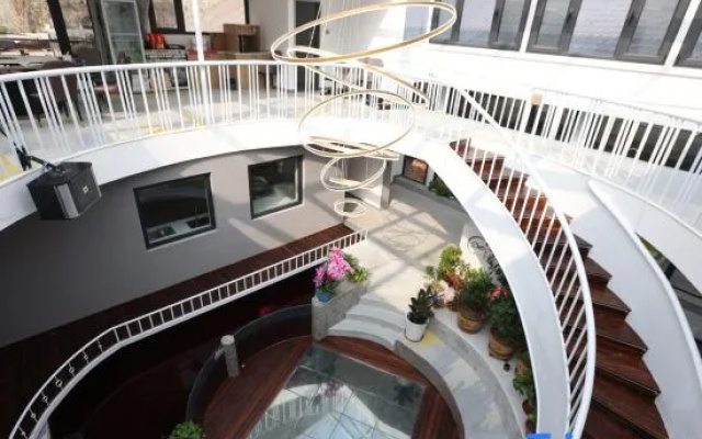 No.7 Homestay (Qinglianggu Branch)