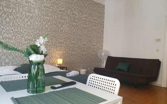 Modern 2BR Apartment Near Rennweg