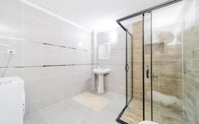 Central Flat Close to the Beach in Muratpasa