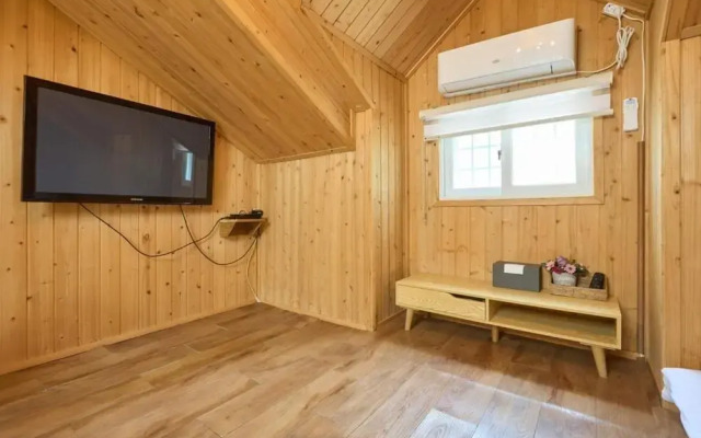 Gapyeong Pool Villa Palace (Newly Built, Dog Glamping)