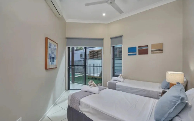 Beachcomber Holiday House