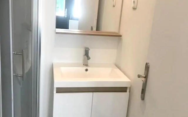 Studio in Rennes, With Enclosed Garden and Wifi