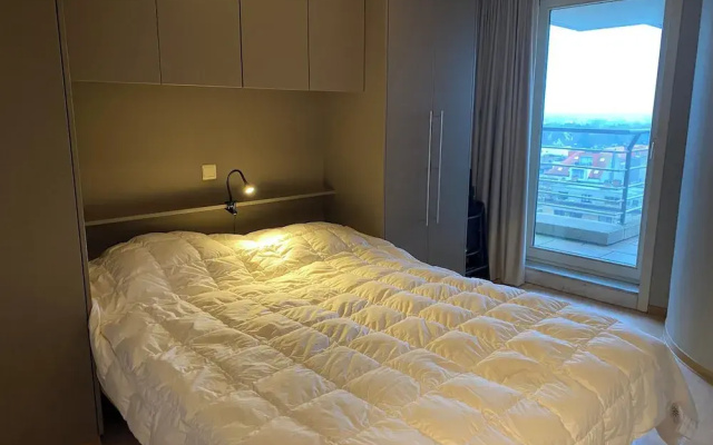 Apartment in Nieuwpoort by the Sea Wall