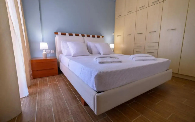 Lemoni Luxury Residence in front of the Sea