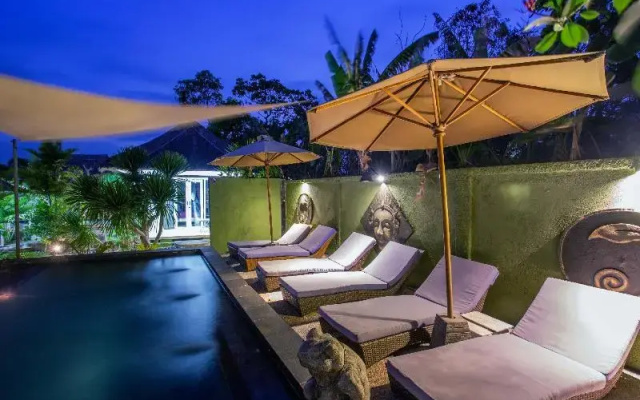 Rickey Villas  Huts