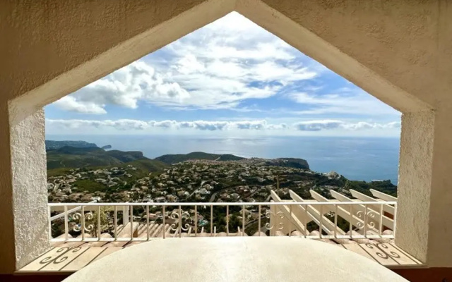 Two Bedroom Apartment With Breath-taking Views