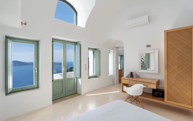 Cliff Side Suites