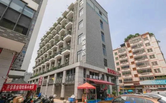 Li's Theme Apartment