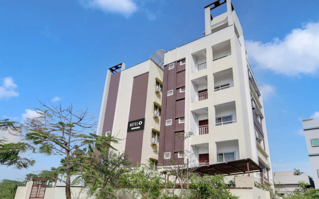Super OYO Hotel O Ramaraopet Near Kakinada Beach