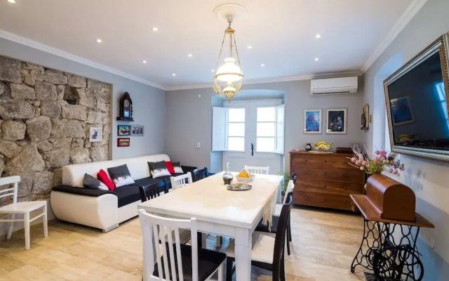 Villa Nives - Three-bedroom Villa With Terrace and Sea View
