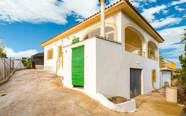 Delightful Holiday Home in Callosa d' Ensarria With Pool