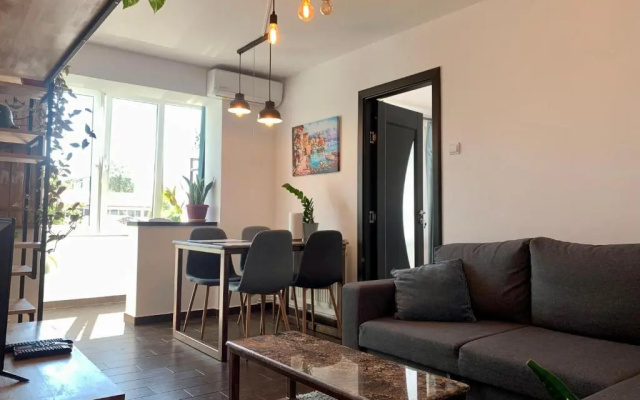 Nosen Asime Apartment