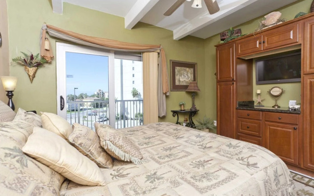 Aquarius Condominium 302