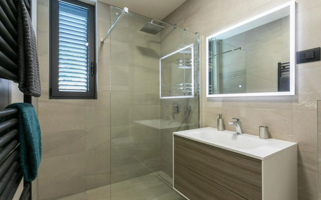 Eni Luxury Residence