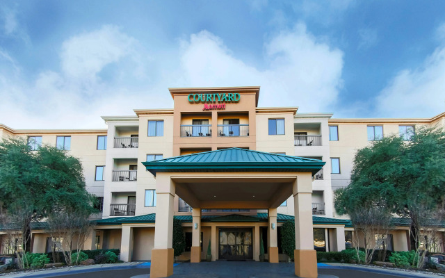 Courtyard by Marriott Dallas Mesquite