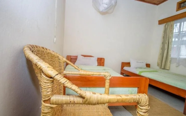 Sabinyo Guest House