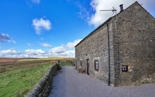 Barn in Peak District Near Buxton
