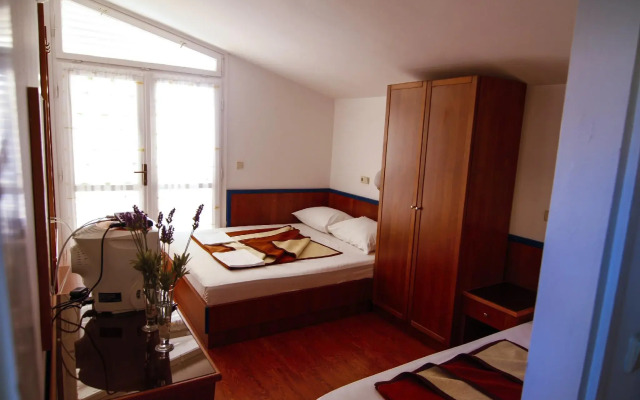 Beach Hotel Plaza