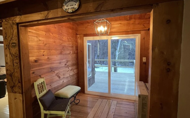 Brookside Hideaway, Brook Road Inn